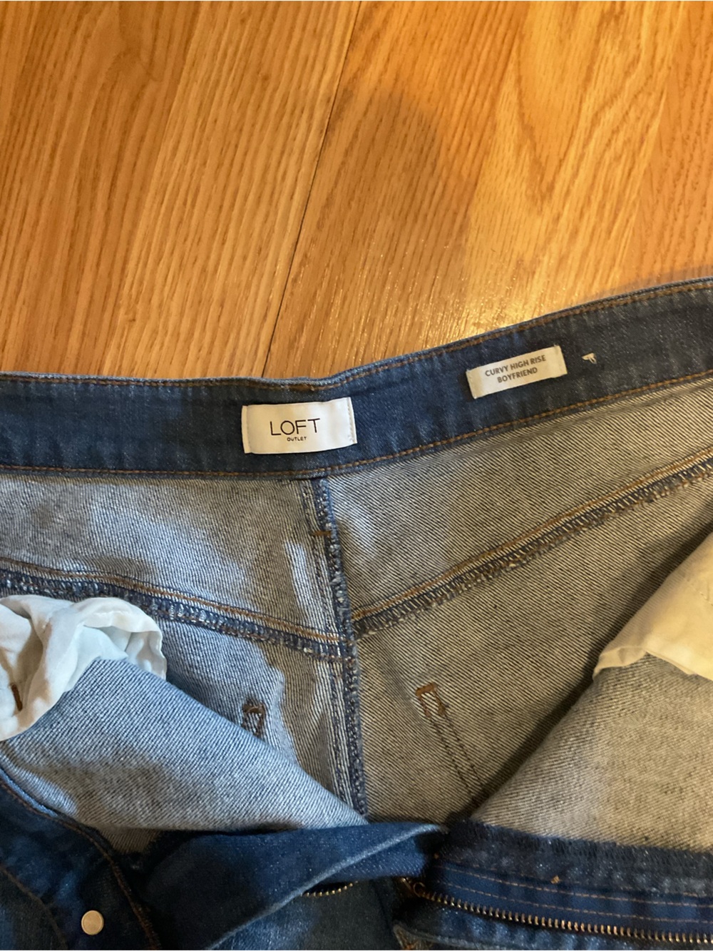 LOFT WOMENS SZ.10 JEANS CURVY HIGH RISE BOYFRIEND RAW HEMS - Picture 2 of 3